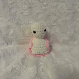 Virkad sköldpadda - Sköldpaddan är ca 13 cm hög❤️ Sköldpaddan har Säkerhetsögon som inte rekommenderas för barn under tre år!