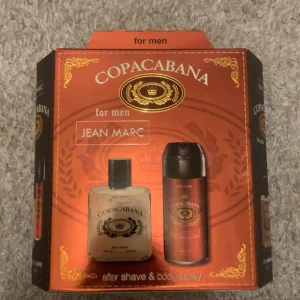 Copacabana After Shave & Body Spray - Set med Copacabana after shave (100 ml) och body spray (150 ml) för män. Snygg presentförpackning med stilren design. Perfekt för dig som vill fräscha upp dig snabbt och enkelt.