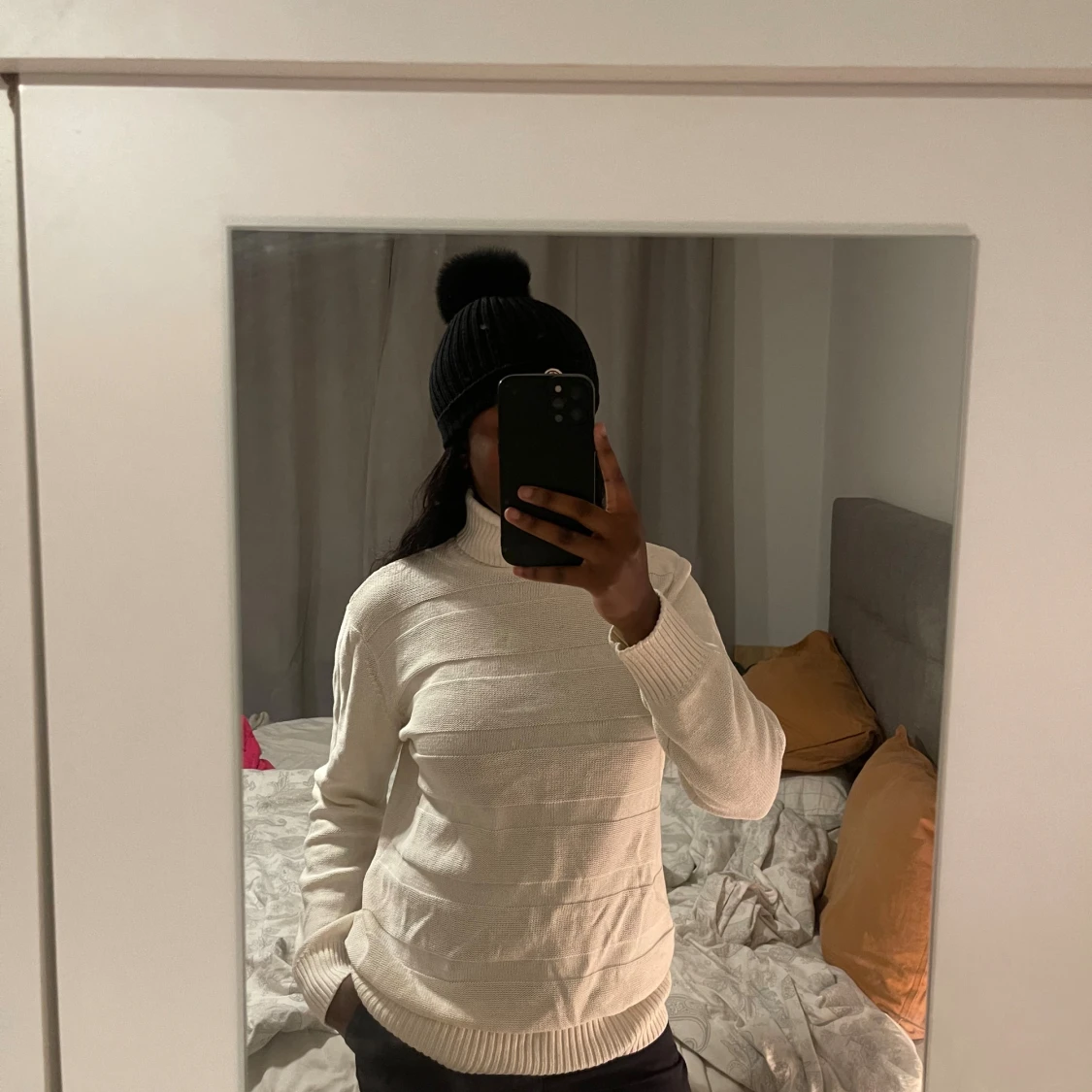 Vit stickad tröja  - 1