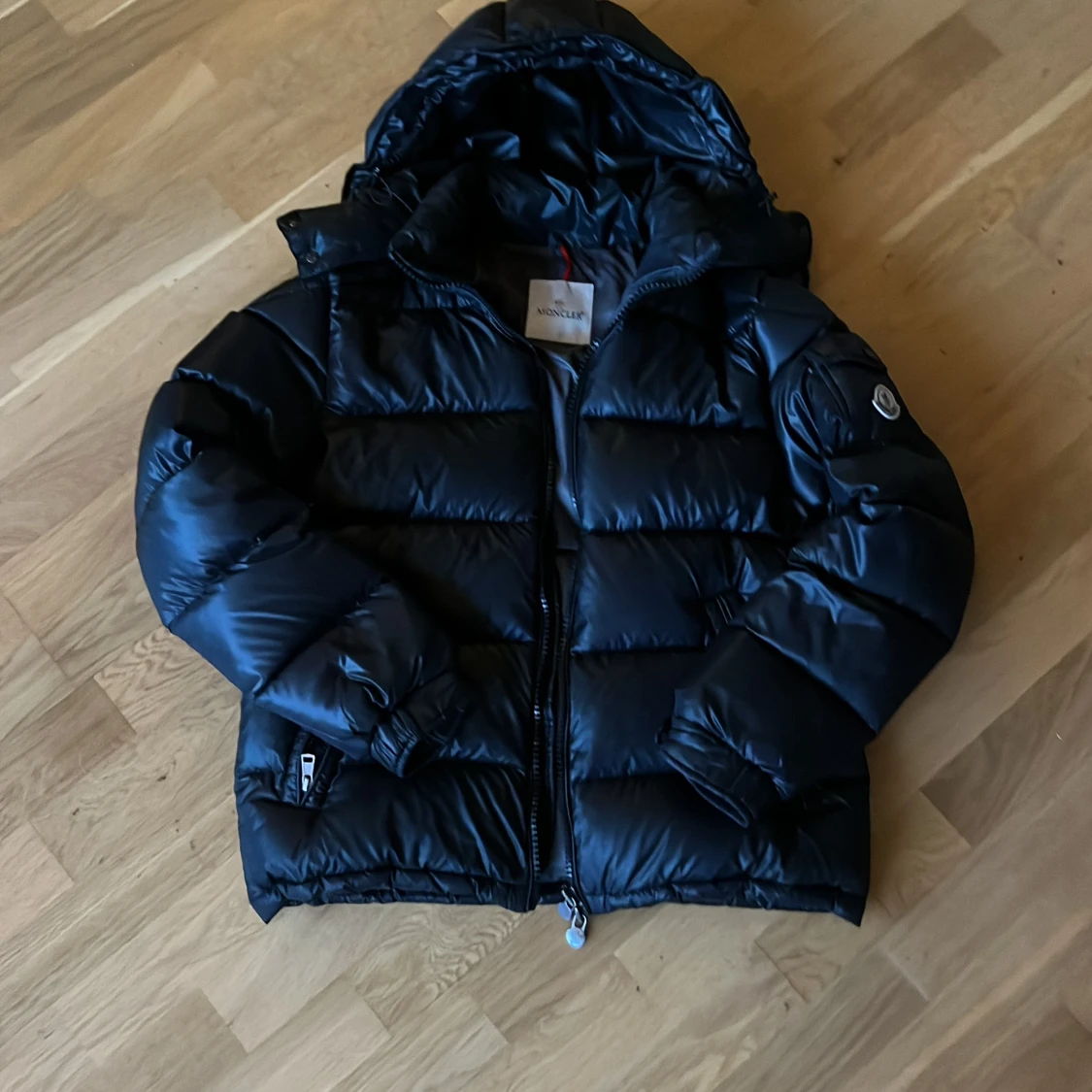 Svart pufferjacka från Moncler