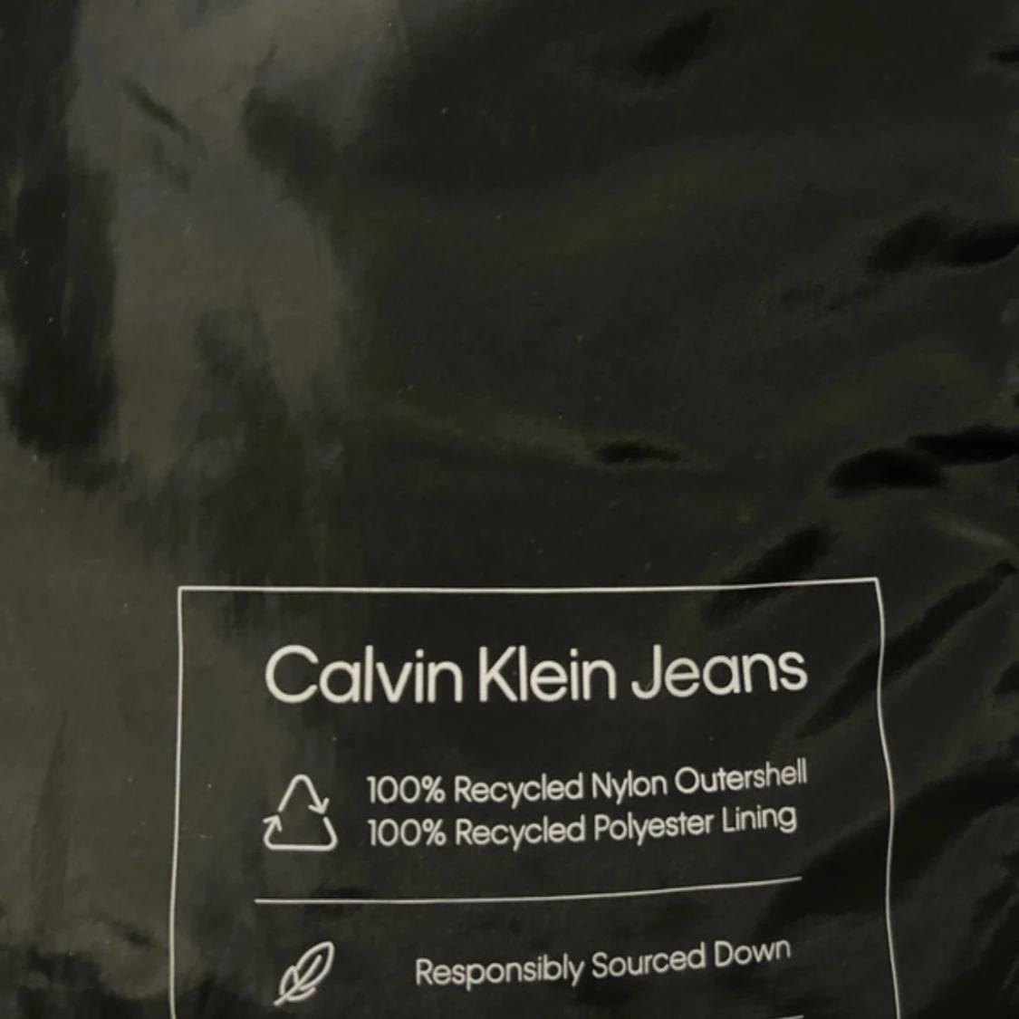Svart pufferjacka från Calvin Klein - 3