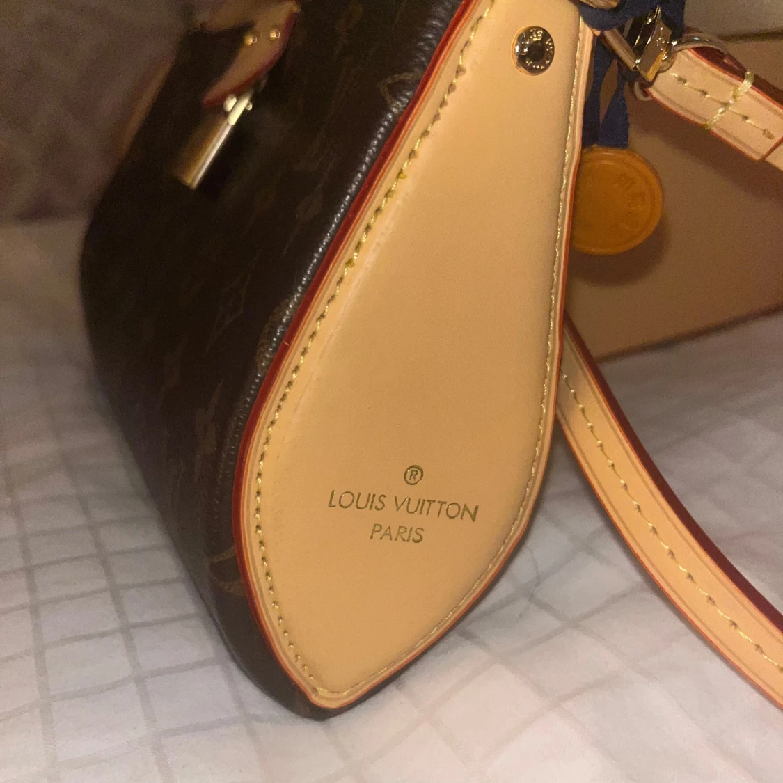 Axelväska Louis Vuitton - 4