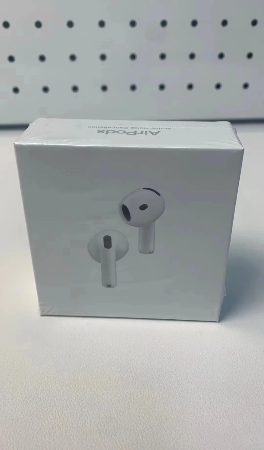AirPods 4