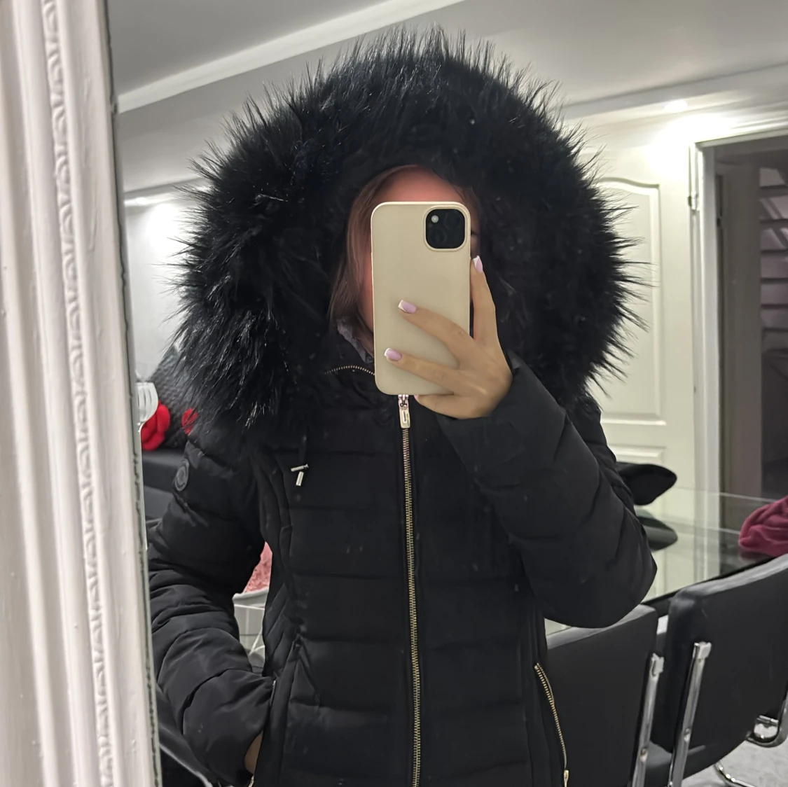 Svart pufferjacka med fuskpäls från Rocobarocco - 3