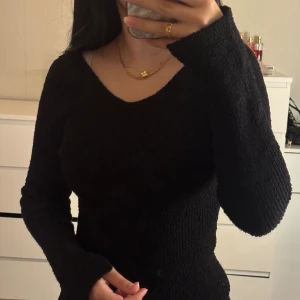 Tröja med v ringning  - Super fin, aldrig använd.