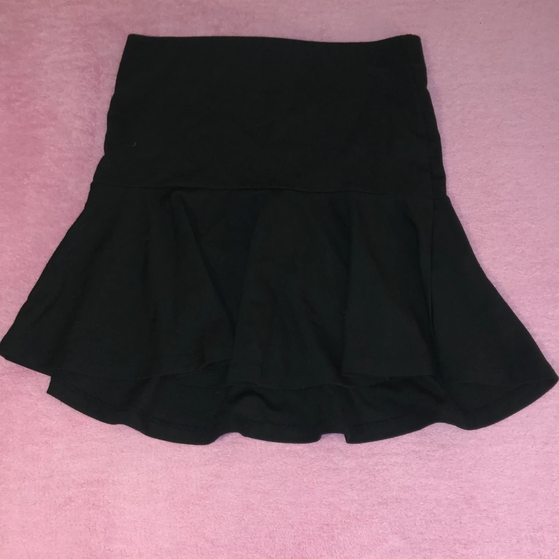 Svart kjol från gina tricot 