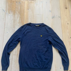Lyle & Scott tröja - Lyle & Scott tröja knappast använd. Storlek M