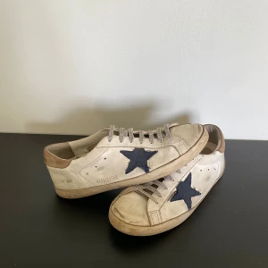 Golden goose - perfekt inför vintern ifall man känner att man vill ha ett par skor som fortfarande e stiliga men man vågar slita lite mera på