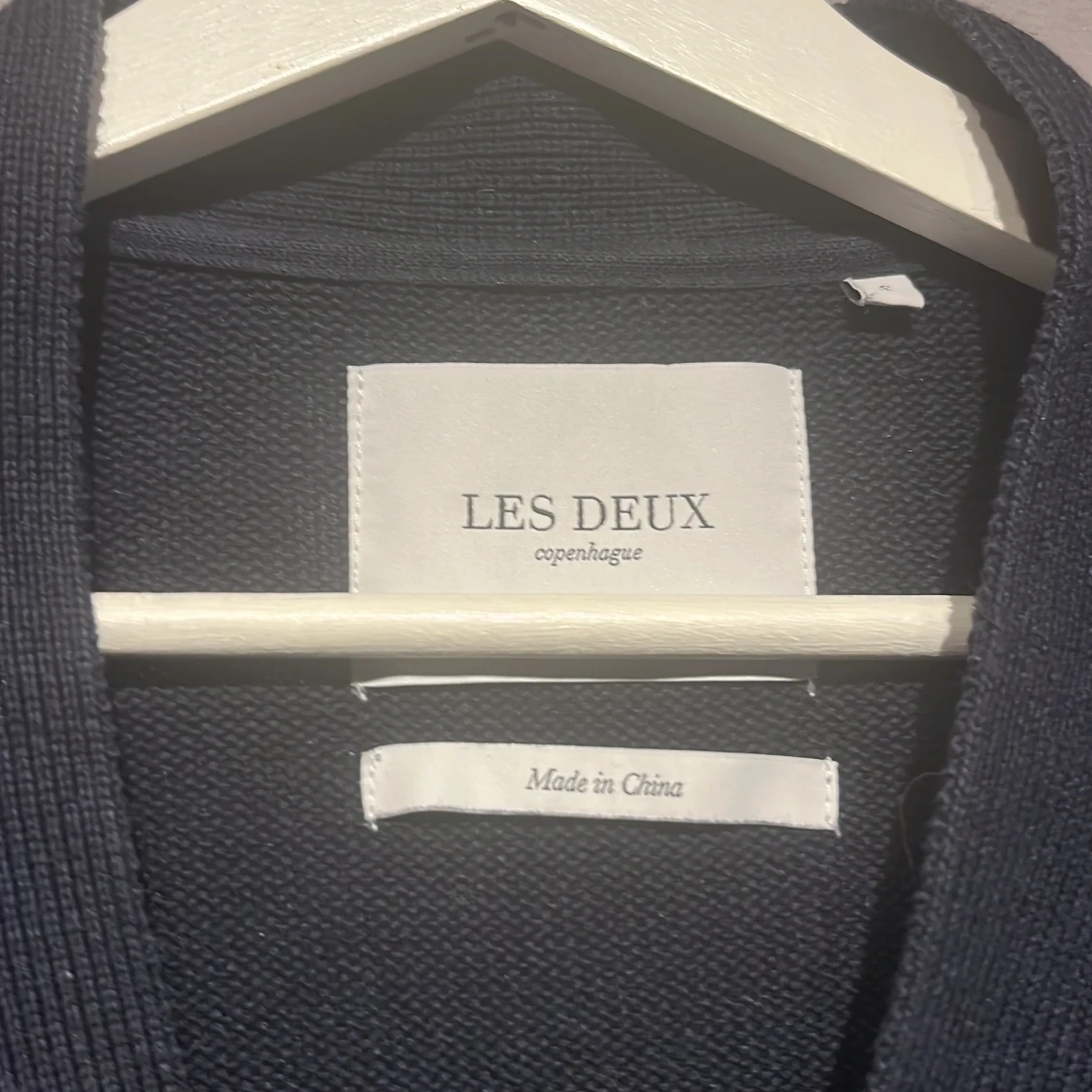 Mörkblå kofta från Les Deux - 2