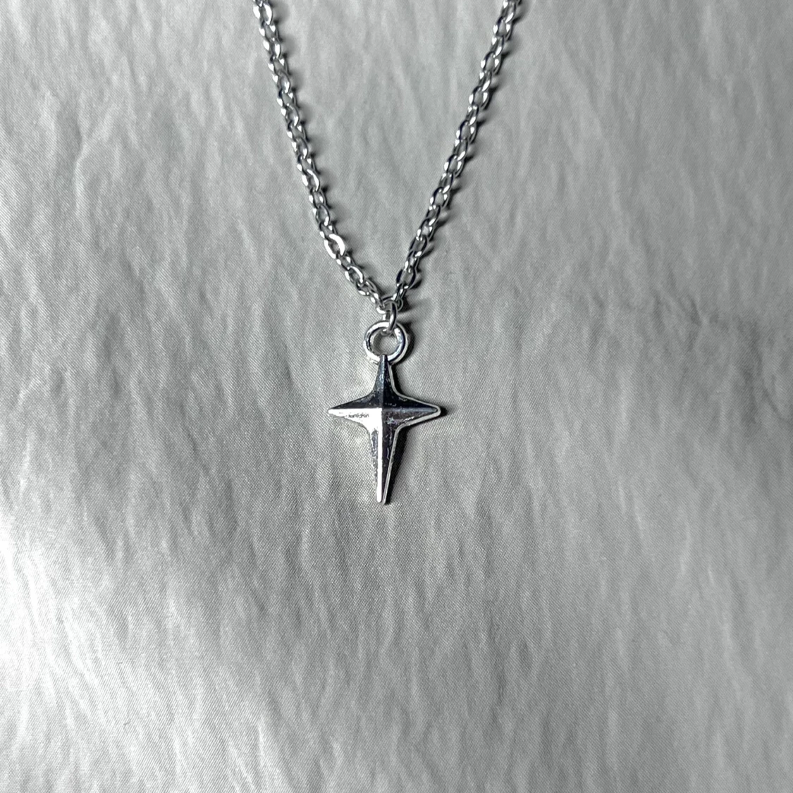 Minimalist Silver Nova