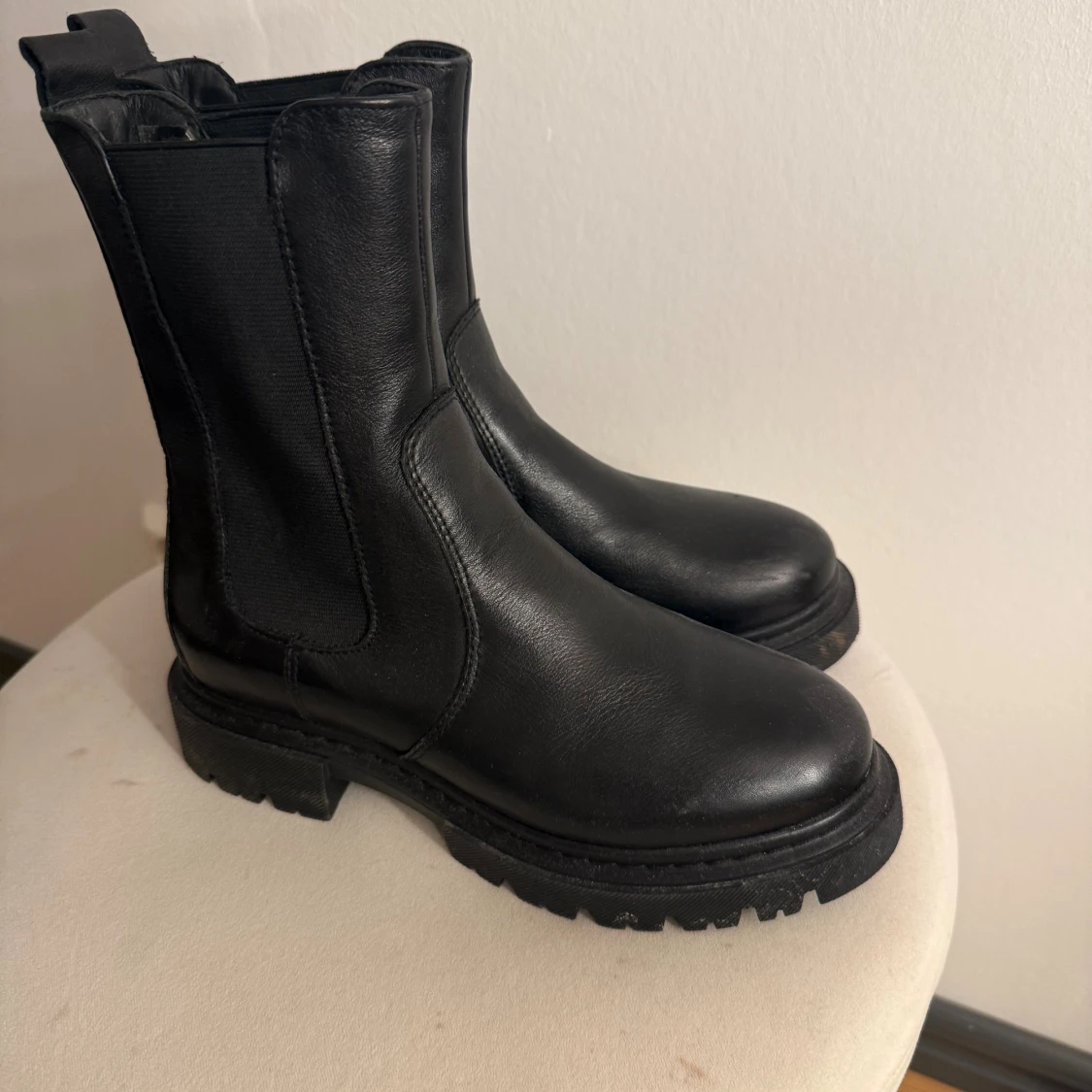 Svarta chunky chelsea boots