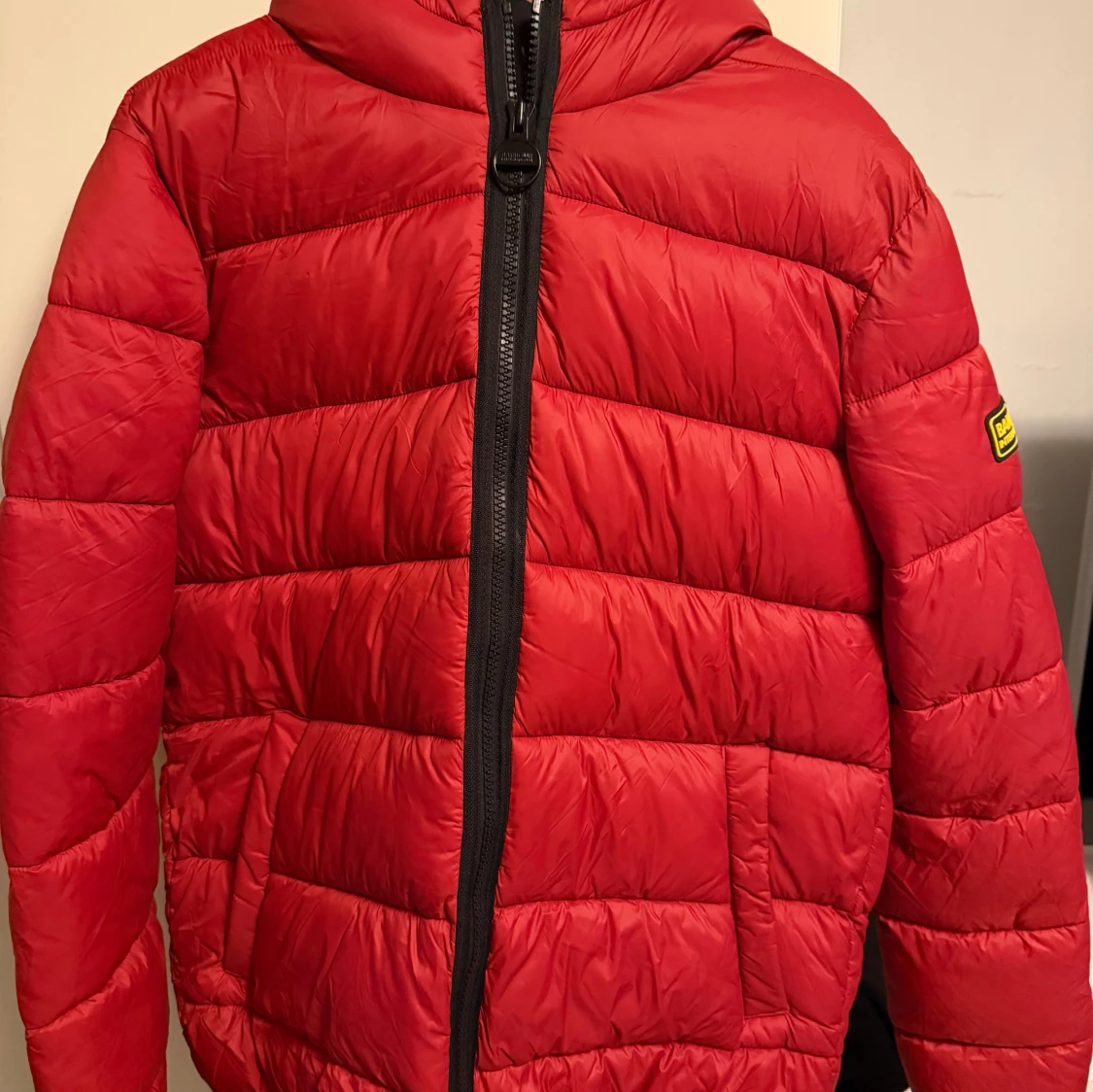 Röd pufferjacka från Barbour M - 2