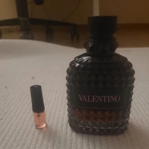 Valentino Born in Roma intense 2ml - Valentino Born in Roma intense 2ml sample för 19kr! Bra för dig som vill testa den innan man investerar i en hel flaska :)