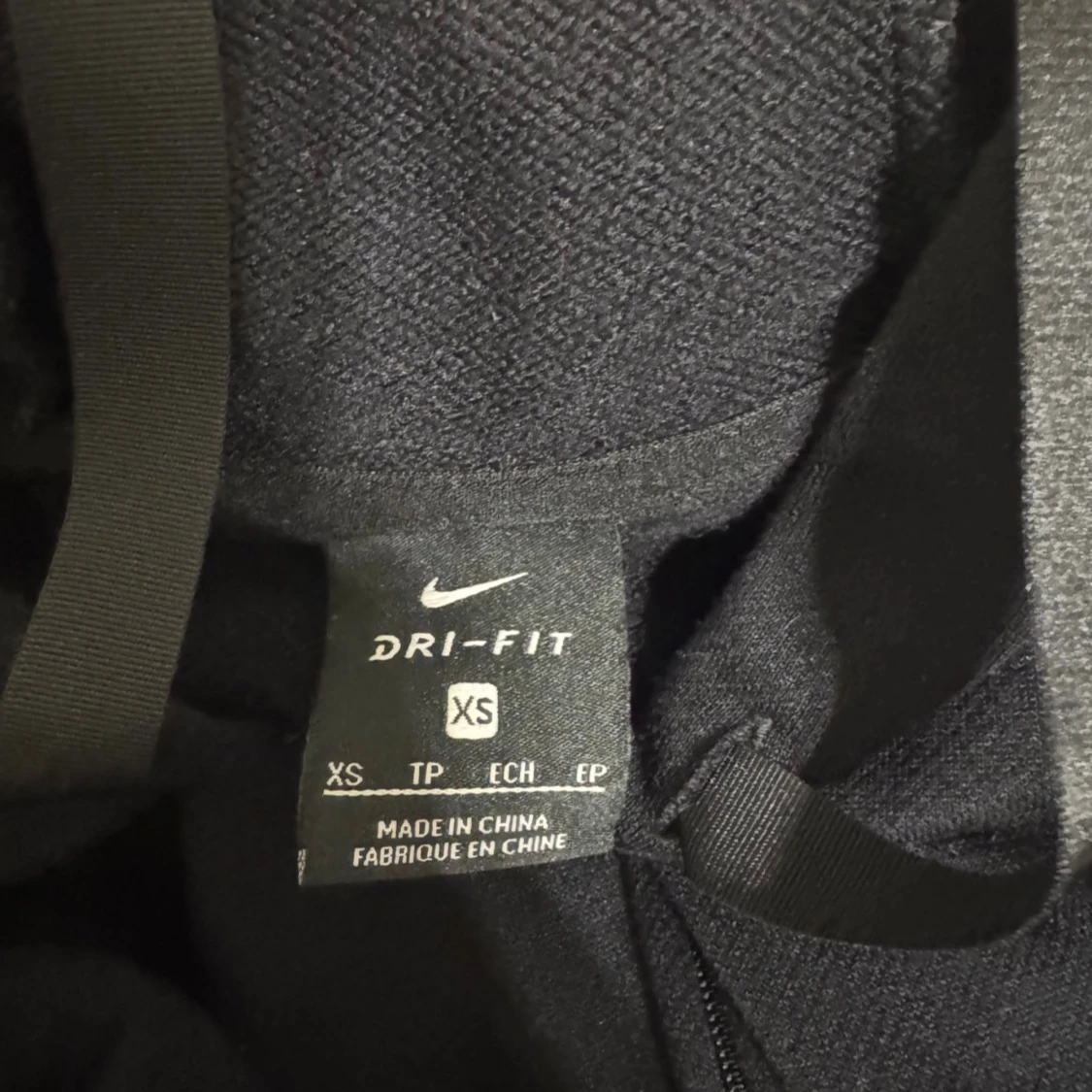 Svart Nike hoodie Dri-Fit XS - 1