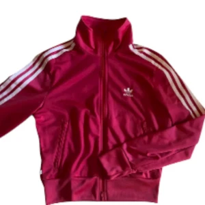 Adidas zip up - Helt oanvänd rosa adidas zip🩷 skriv för frågor! Pris kan diskuteras💓