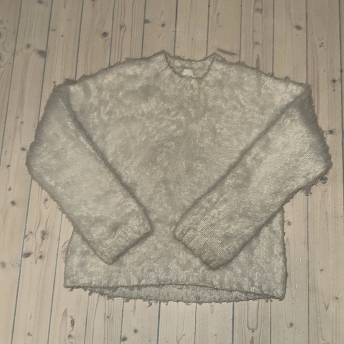 Ljus fluffig stickad tröja från H&M