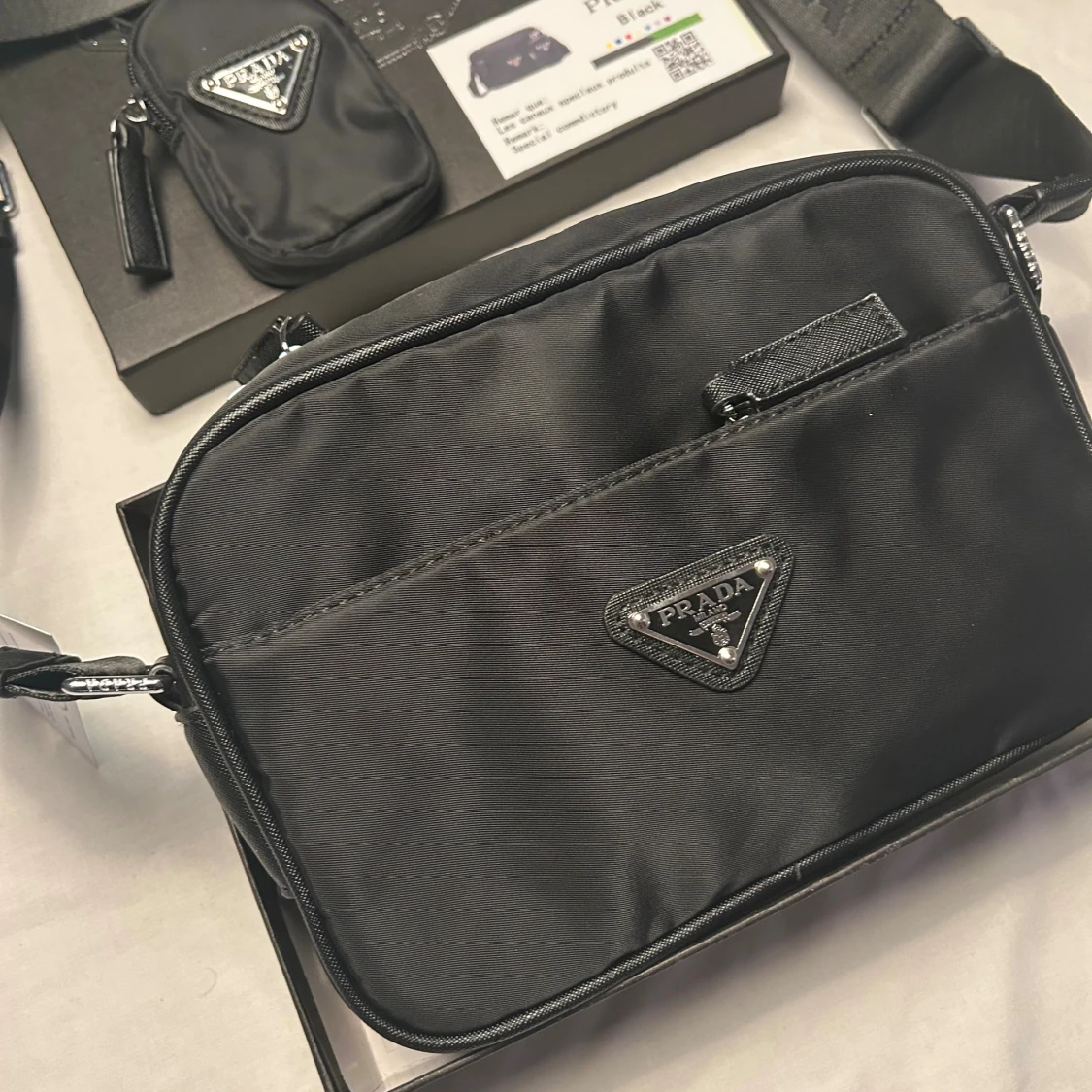Svart Prada axelväska   i nylon - 1