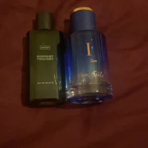 Två fräscha herrparfymer säljes - Sence Midnight Twilight och Van Gils I Dare. Två snygga parfymer som ger dig en modern vibe. Två personliga favoriter och 2/3 kvar i båda flaskorna. 