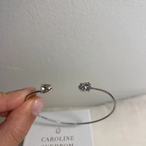 Caroline Svedbom armband  - Armband från Caroline Svedbom i väldigt bra skick!