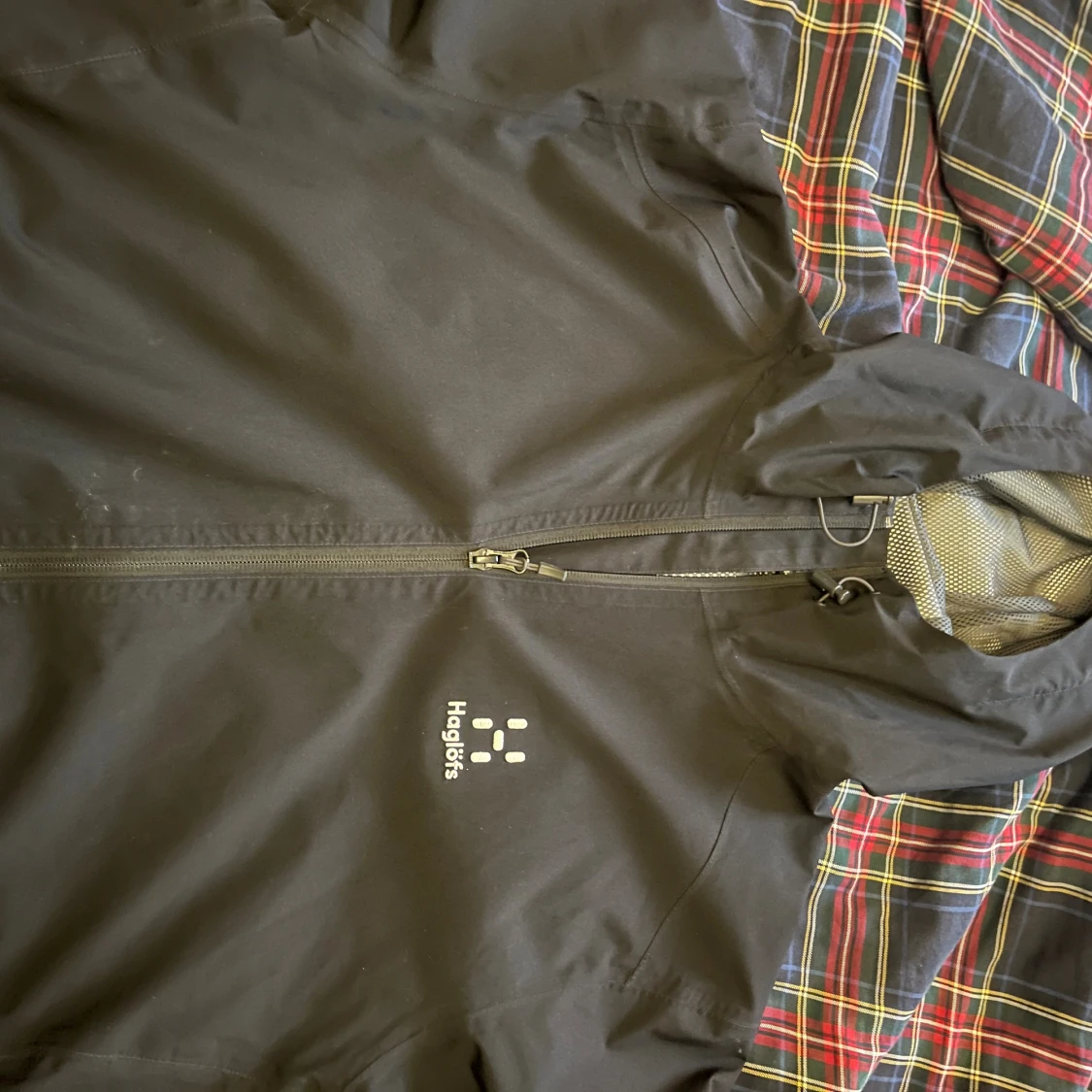 Svart vindjacka från Haglöfs strl M