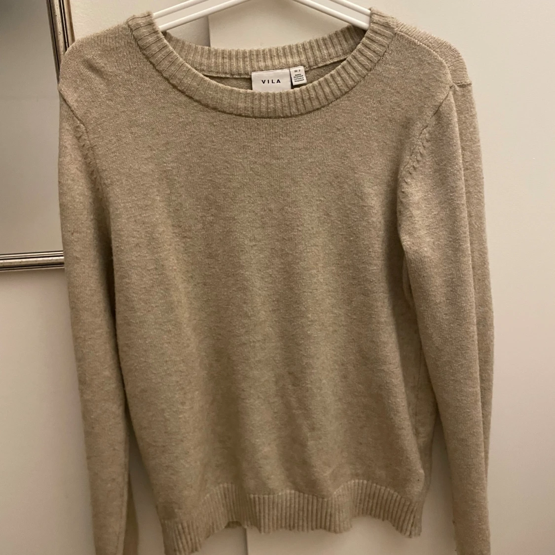 Beige stickad tröja från VILA - 1