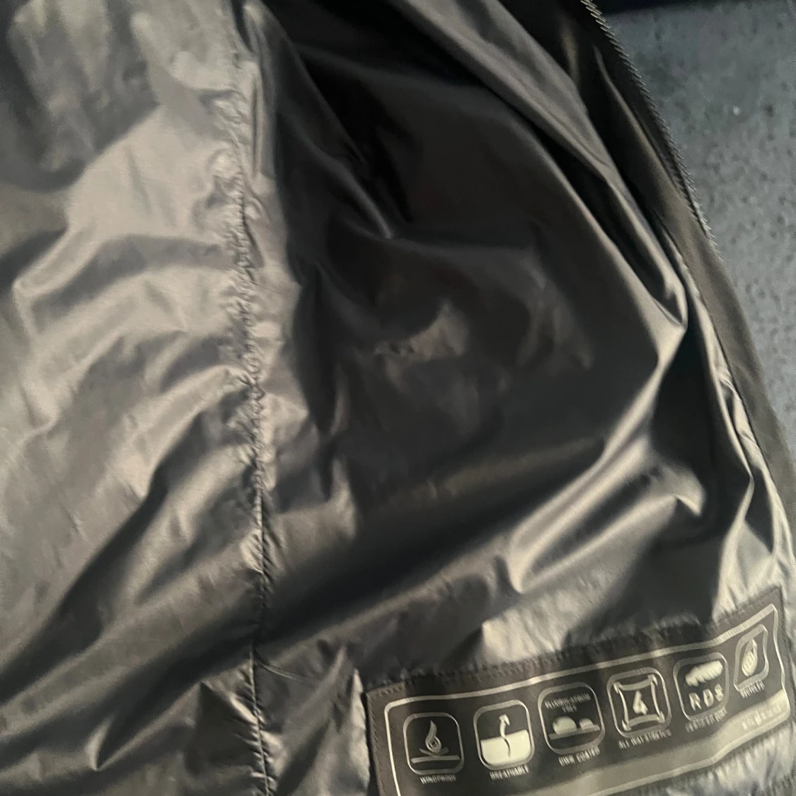 Svart Sail Racing dunjacka med huva - 3