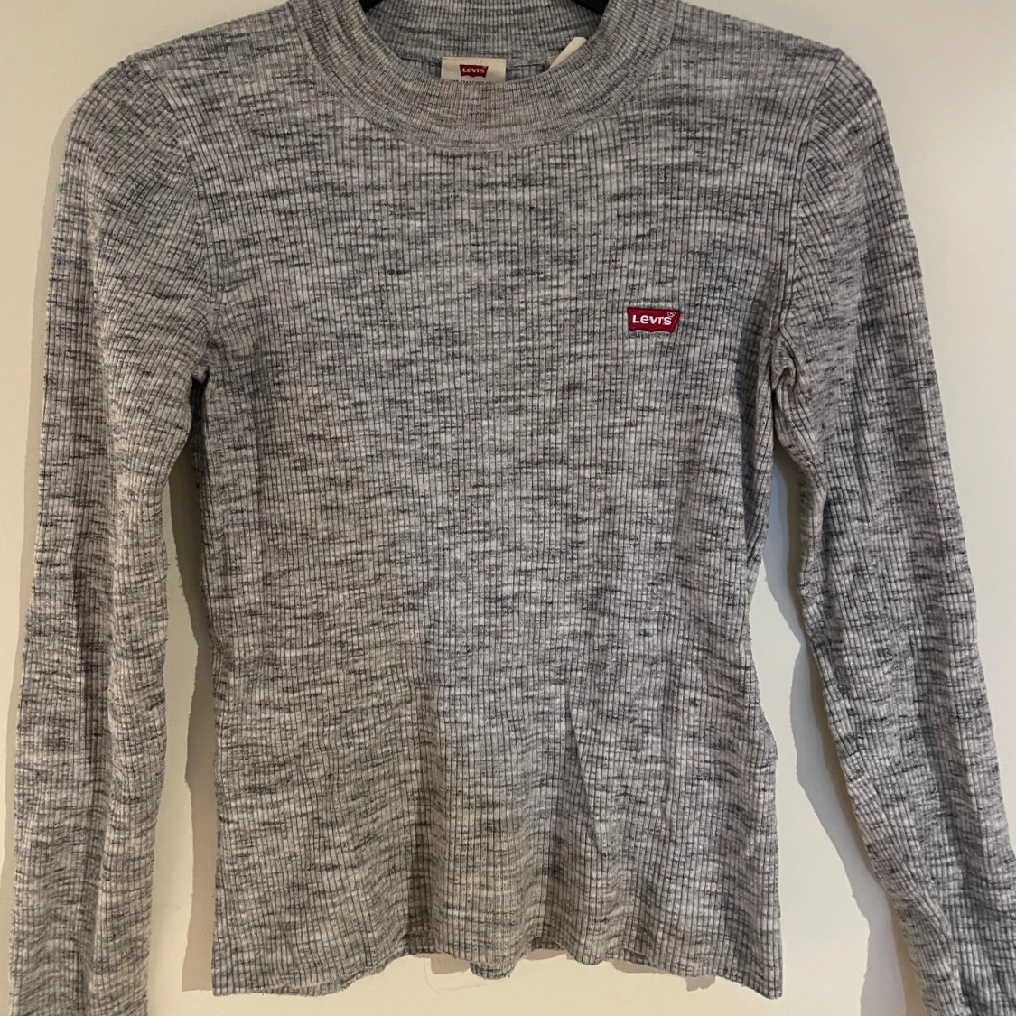 Grå ribbad långärmad tröja Levi's XS