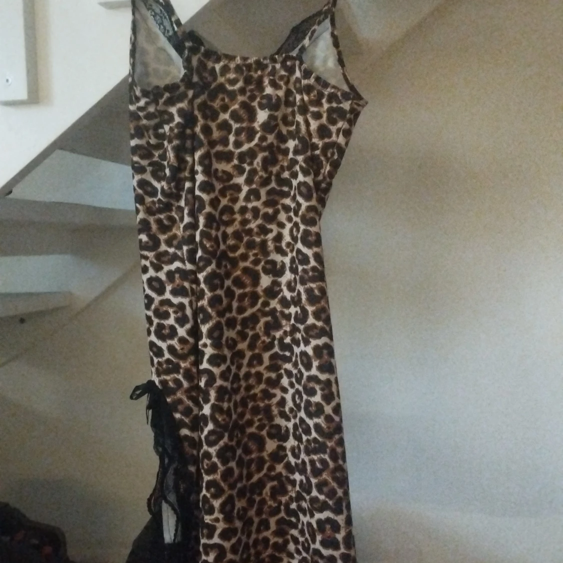 Leopardmönstrad långklänning med spets - 1