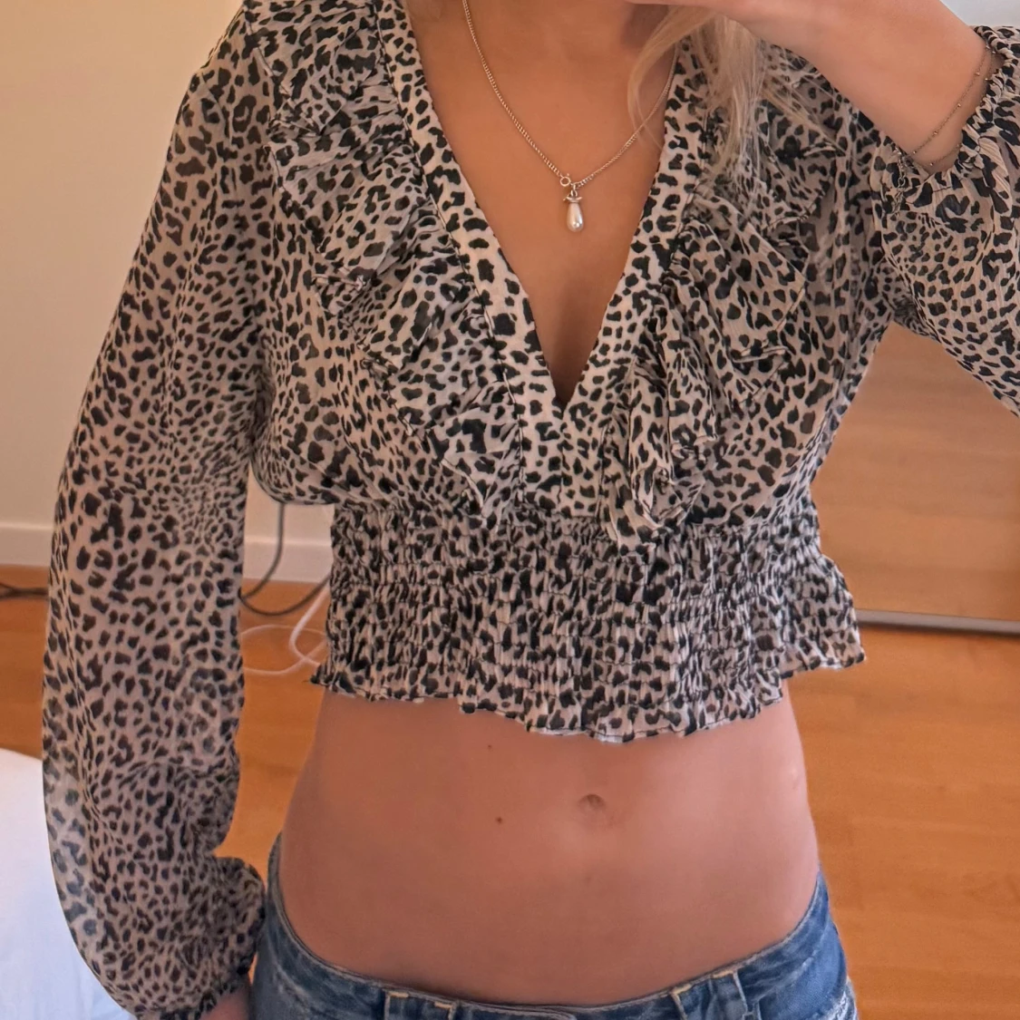 Leopardmönstrad croppad blus - 1