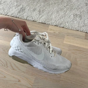 Nike träningsskor - Vita Nike skor. Storlek 37,5.