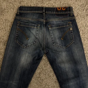 Dondup Jeans George - - Condition: 9/10 - Color: Blue  - Size:  28.       Passar mellan 160 till 168