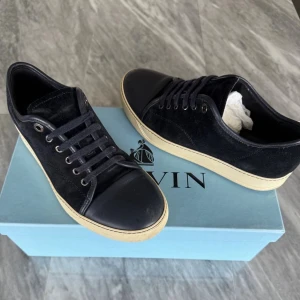 Lanvin skor  - Lanvin skor - Skick: Grymt skick - Tillbehör: endast skorna - Nypris: 4000kr - TrendWardrobe