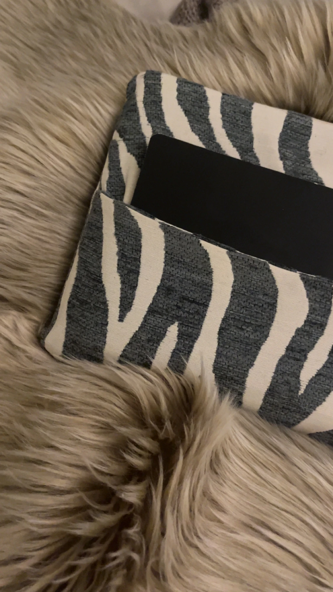 Zebramönstrad datorväska i tyg - 1