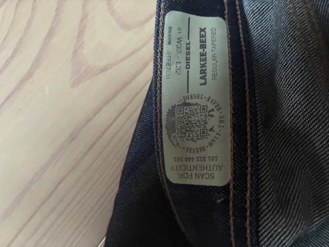 Mörkblå Diesel Larkee-Beex jeans W32 L32 - 3
