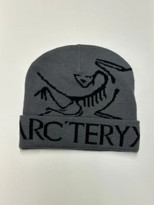 Arcteryx Mössa  - Helt ny aldrig använd. Storlek One size. Snabb frakt fraktar inom 24h.