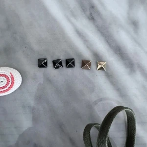 Valentino nitar  - Valentino nitar -  Skick: Nya   -  Hör av dig vid minsta fråga - TrendWardrobe