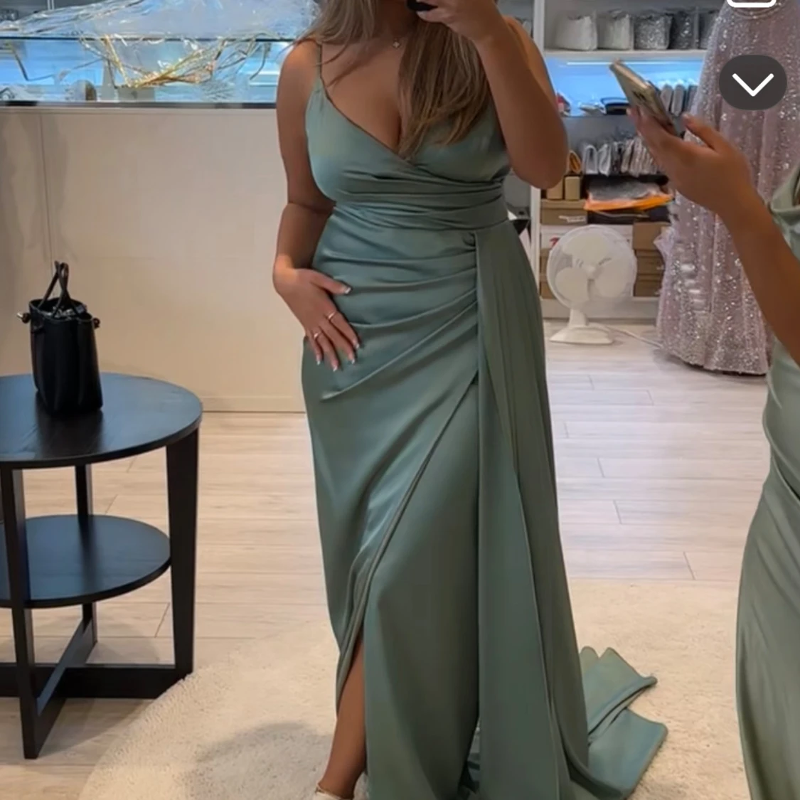 Grön omlottklänning med slits