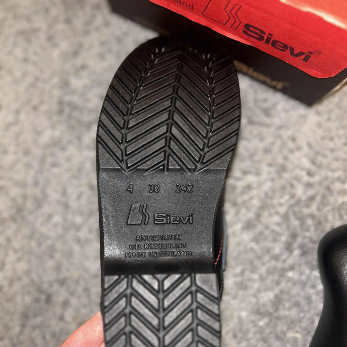 Svarta träskor från Sievi, stl 38 - 3