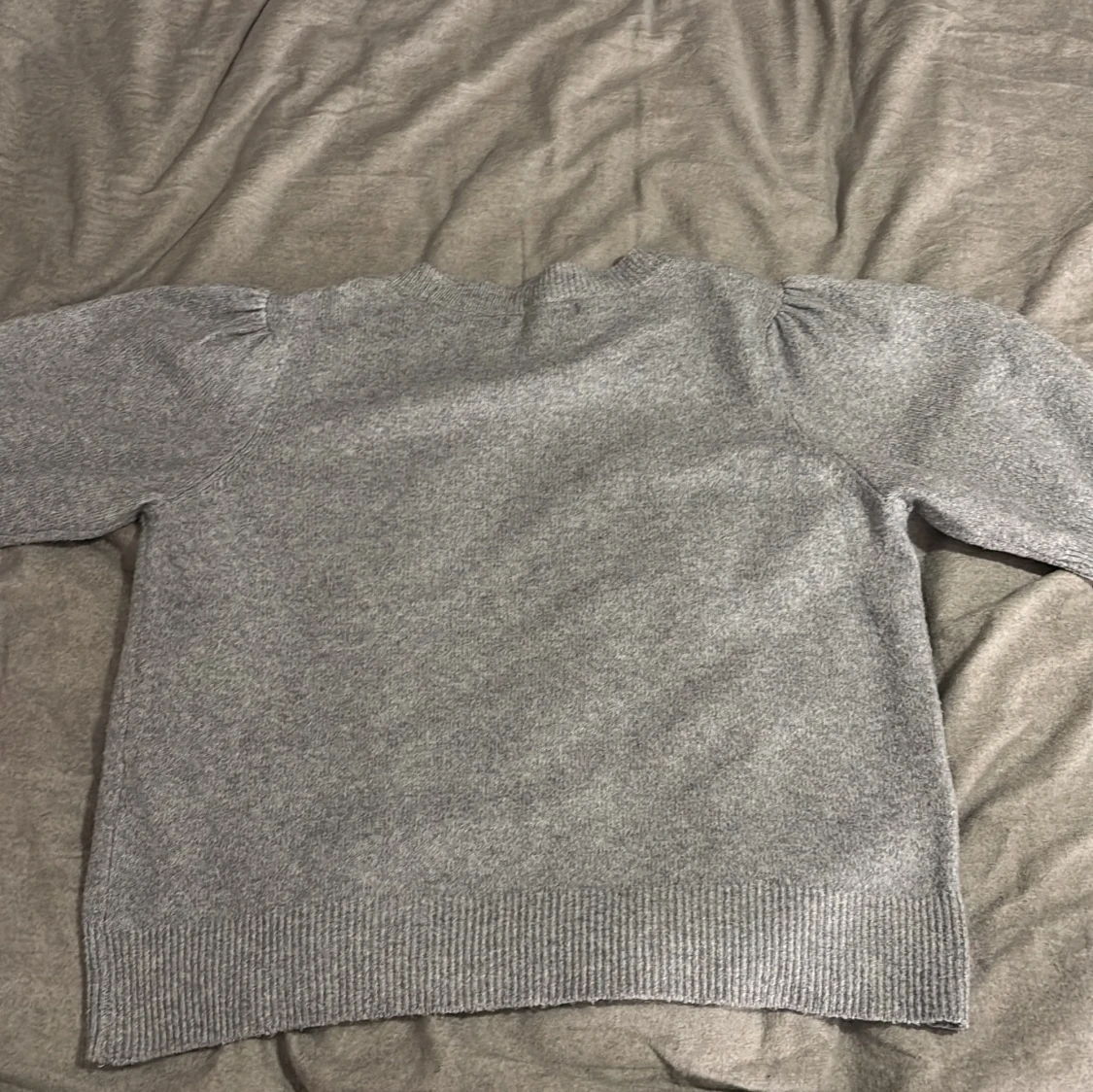 Grå stickad tröja från ONLY - 1