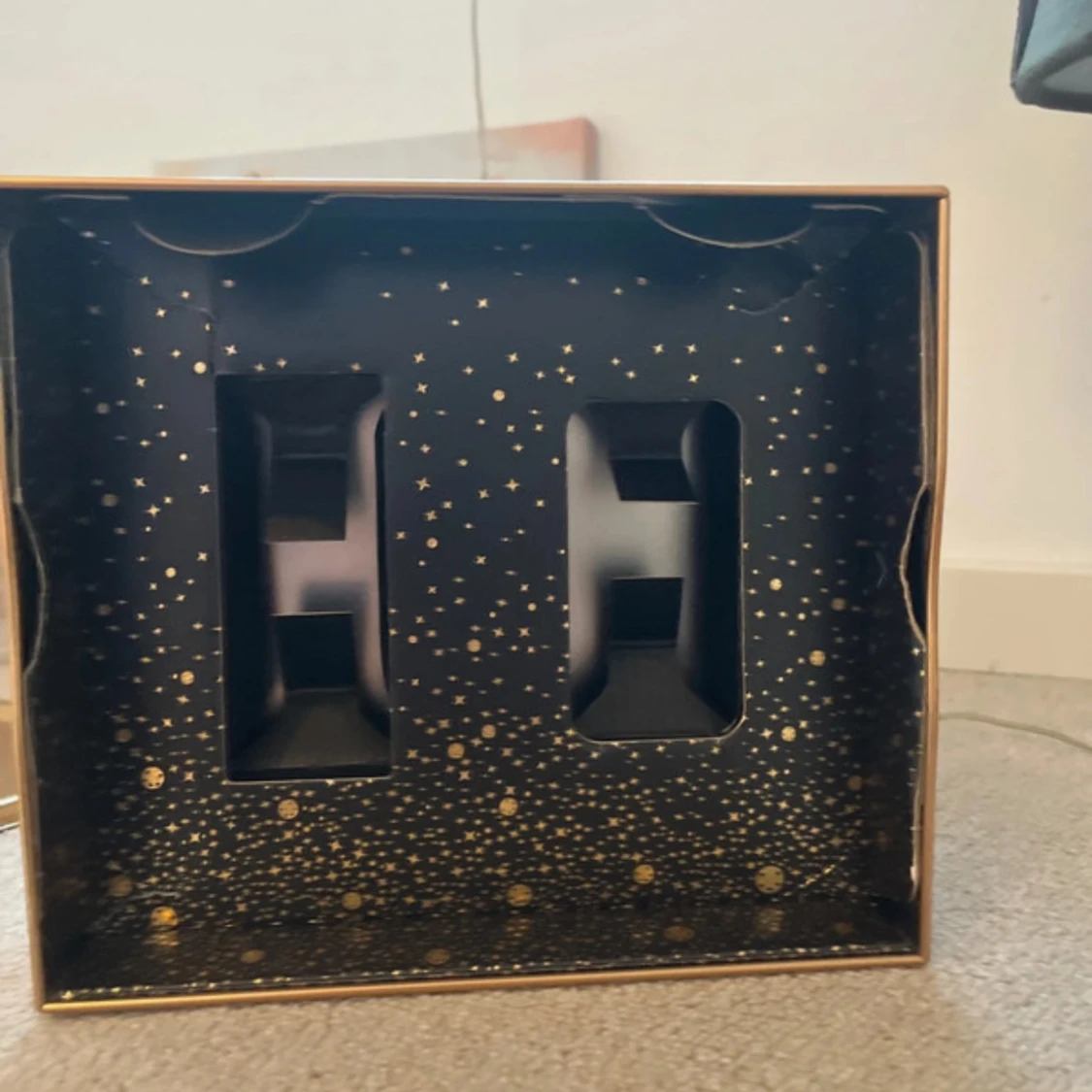 Guldig parfymbox från Rabanne - 1