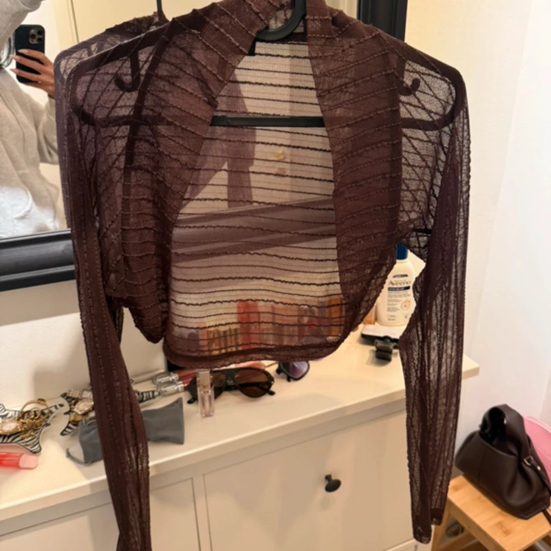 Brun mesh kofta med lång ärm