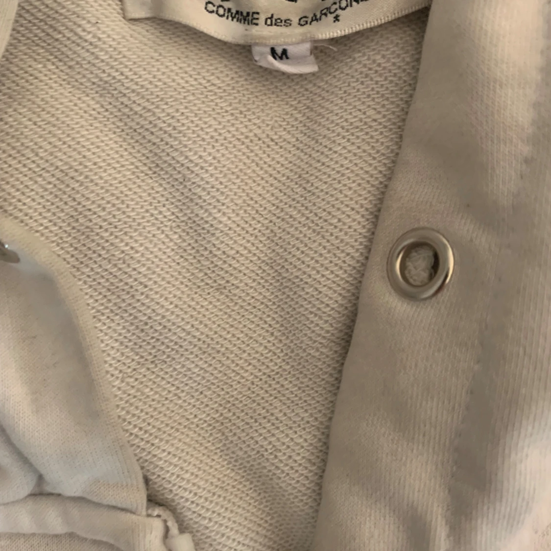 Vit hoodie från Comme des Garçons Play - 1