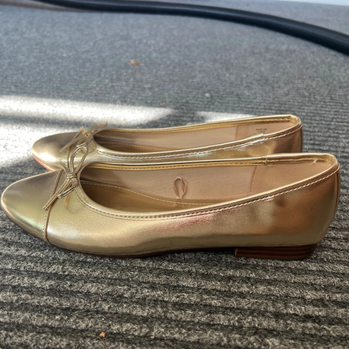 Guldiga ballerinaskor - 1