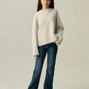 Stickad tröja  - Beige tröja från gina Young i storlek 158/164. Köpte för 299 men inte särskilt använd.