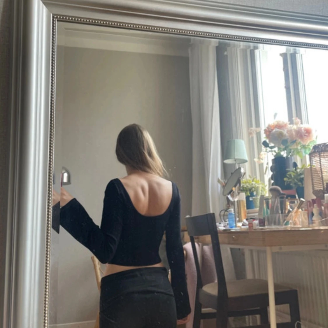 Svart ribbad croppad topp - 1