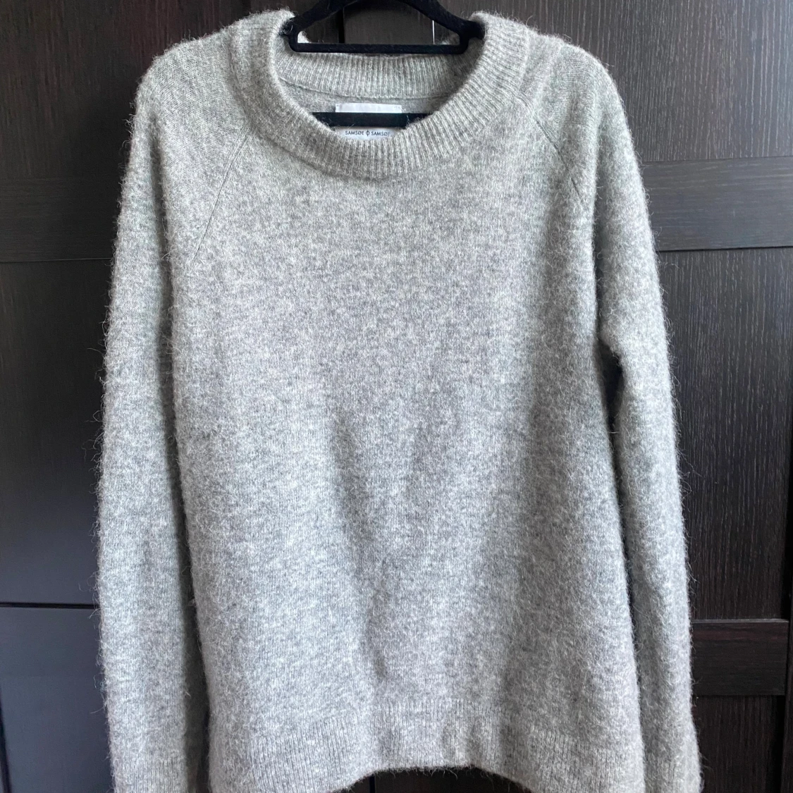 Grå stickad tröja från Samsøe Samsøe
