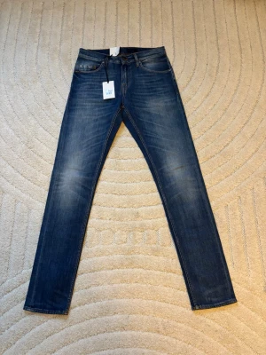Tiger of Sweden jeans  - Skick: 10/10 | Storlek: 29/34 | Mitt pris: 399 | Inga defekter | Passar längd 170-175 | Mått A: 37,5 | B: 107 cm | Hör av er vid frågor 🙌