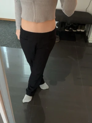 Grå catania tröja - En catania tröja, använd få gånger och säljer eftersom att den aldrig används💕den är väldigt stretchig så passar många storlekar