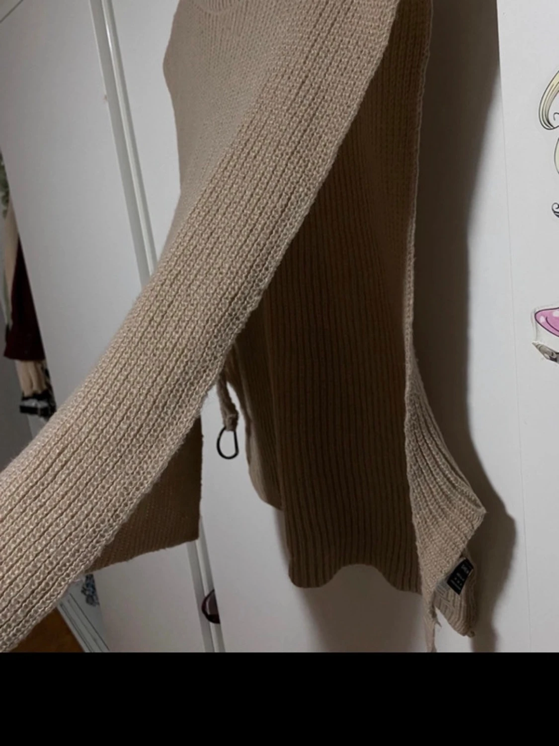 Beige stickad väst med knyt - 2