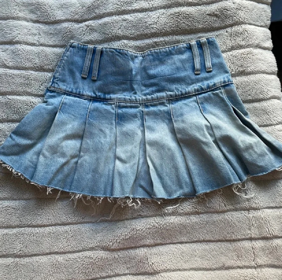 Plisserad jeanskjol från Zara XS - 1